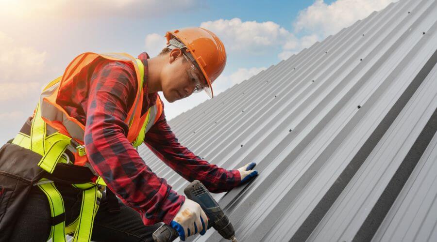 Professional residential roofers in Willard, MT